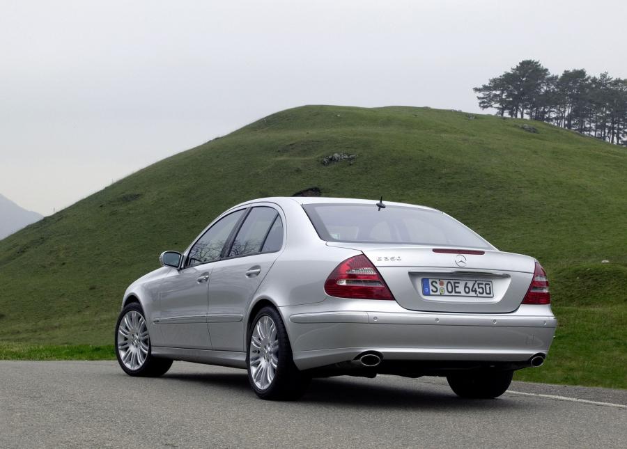  Mercedes-Benz E-Class 2002 года  (фото 68 из 448)
